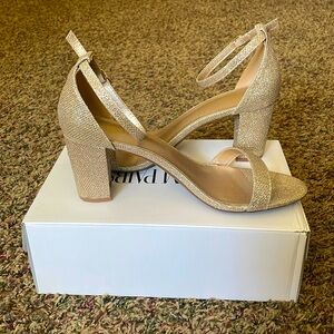 Dream PairsGold/Glitter Chunky Heel size 9